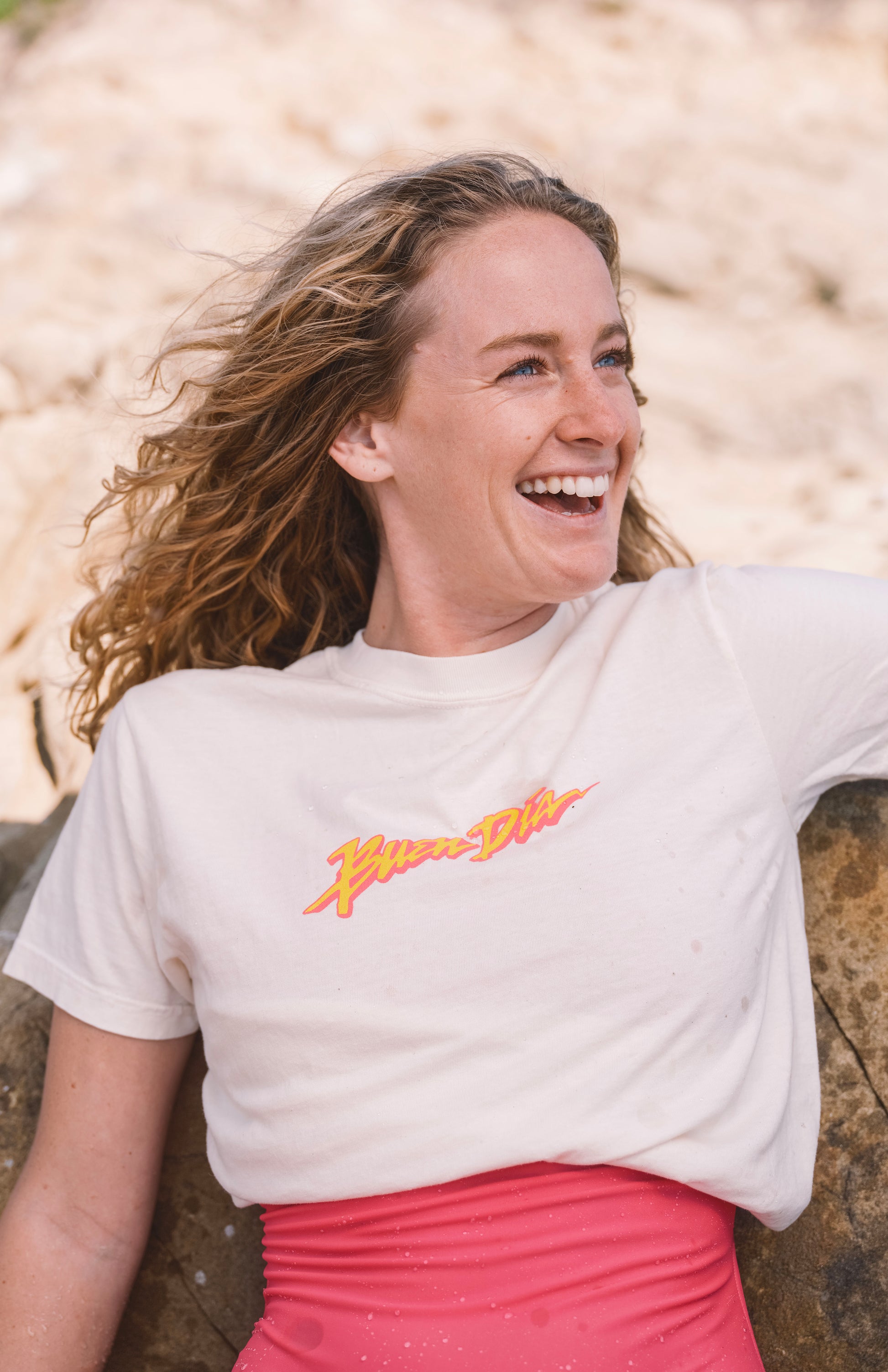 RETRO T-SHIRT IN HOT PINK