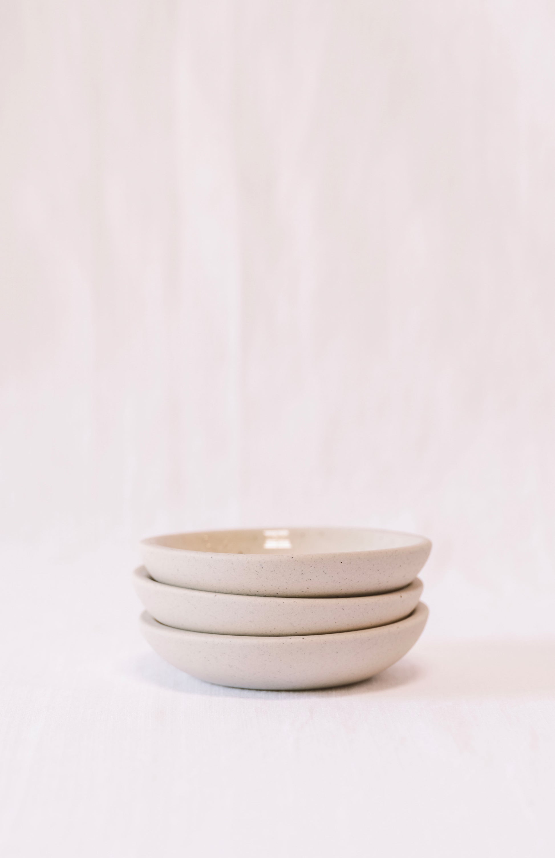 MINI CERAMIC DISH IN CREAM