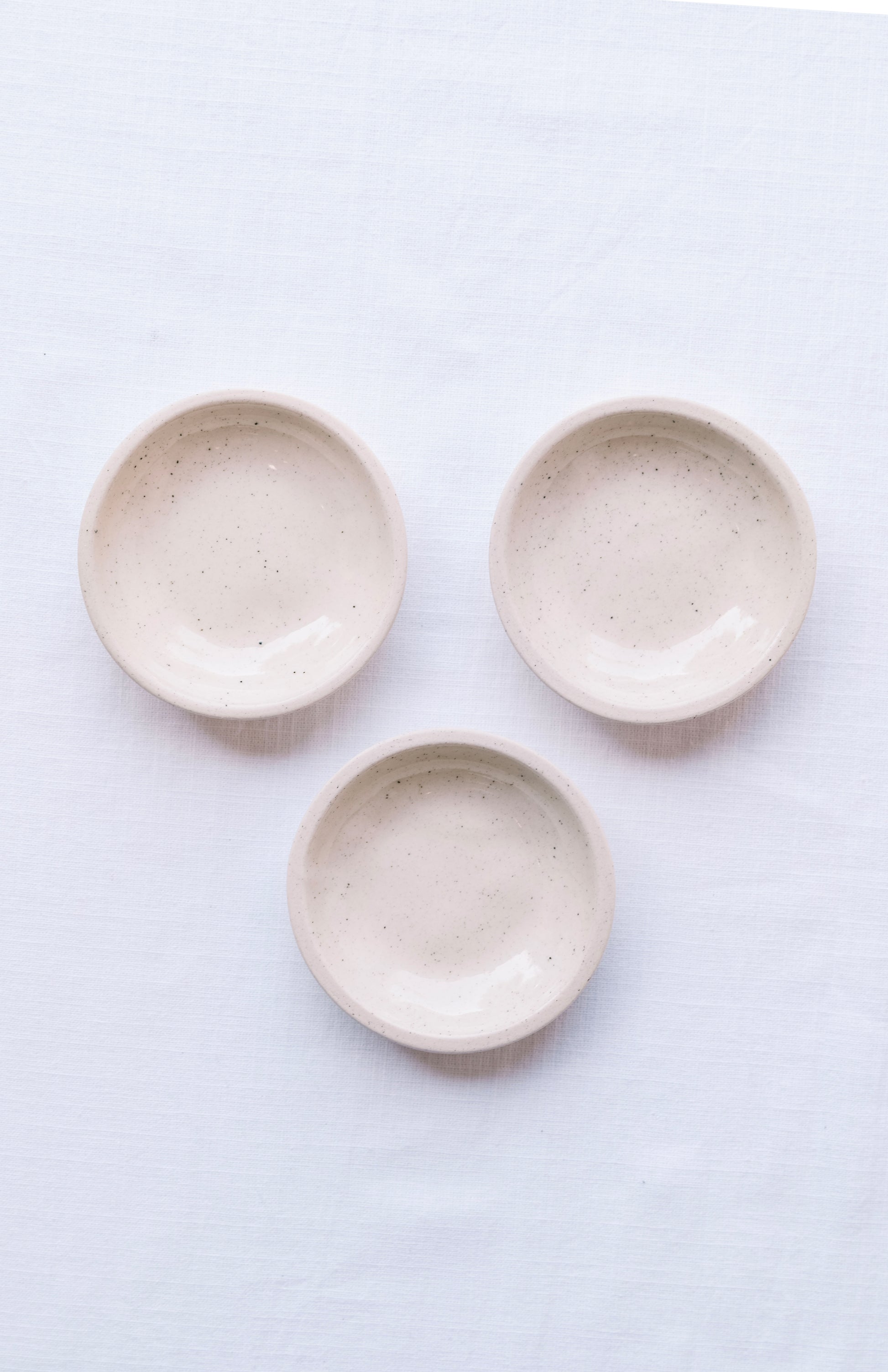 MINI CERAMIC DISH IN CREAM