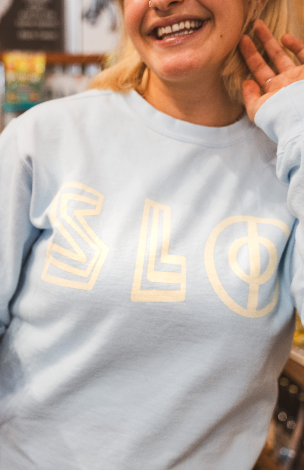SLO SWEATSHIRT IN BABY BLUE