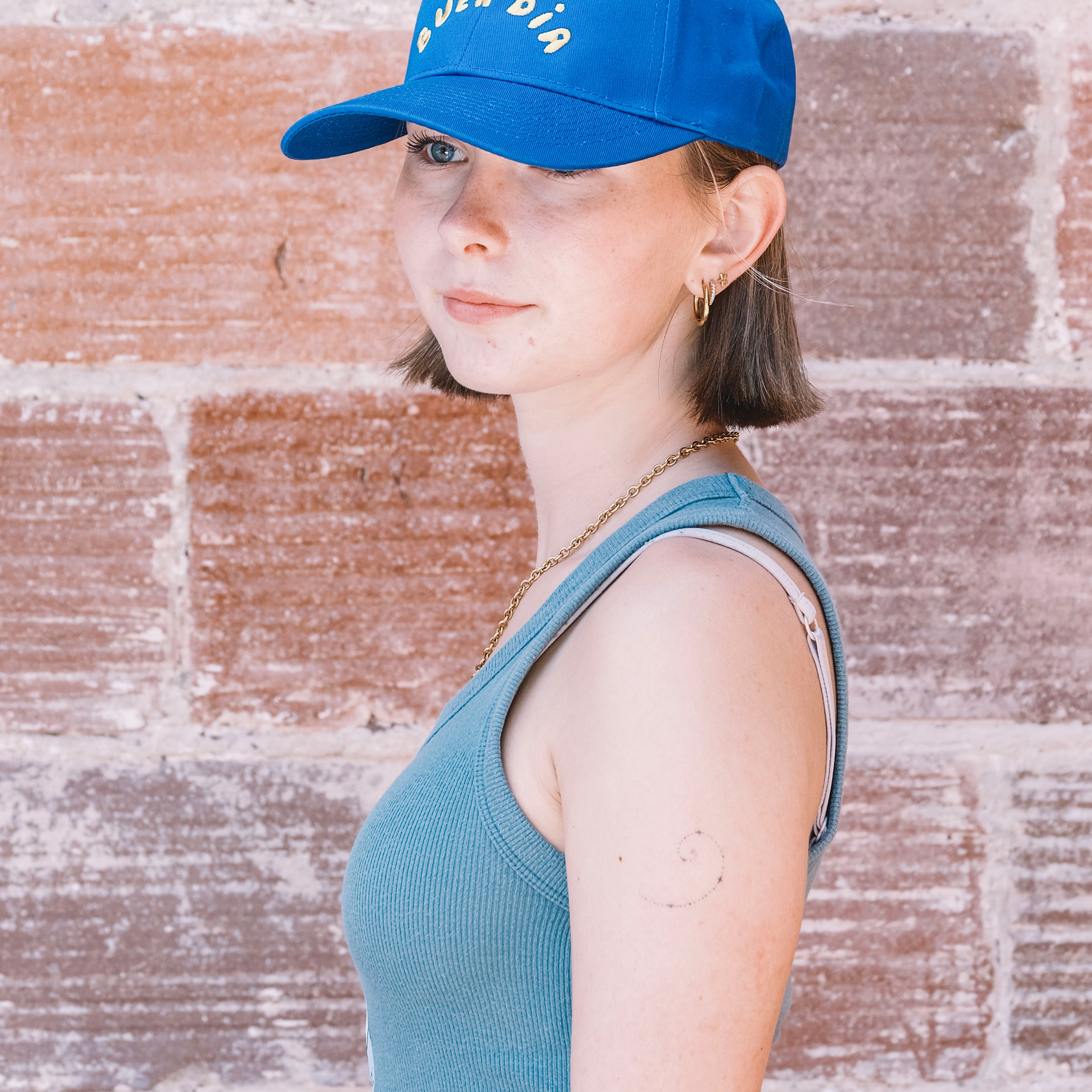 BUEN DIA HAT IN BLUE