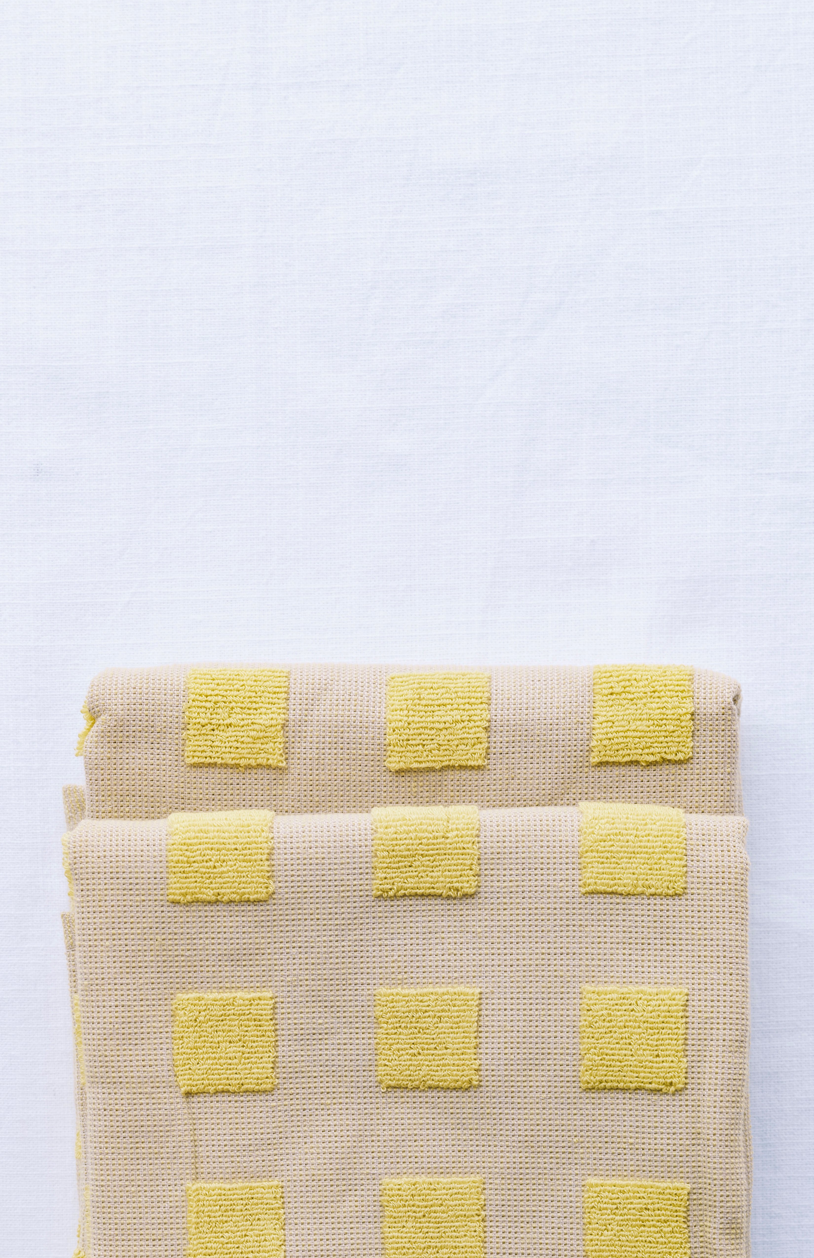 CHECKERED TERRY TEA TOWEL IN YELLOW