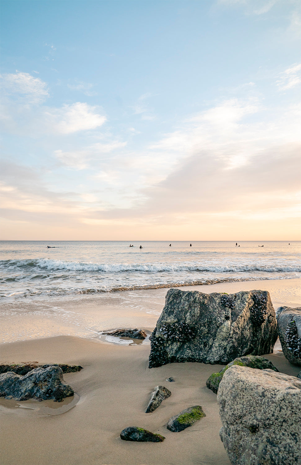 SURFERS AT RINCON BEACH PRINT